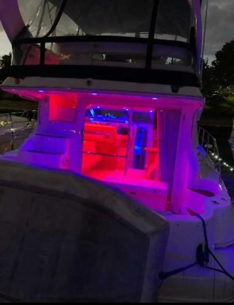 Slide: The Image of Sea Ray 400 Sedan Bridge 2001 - 13