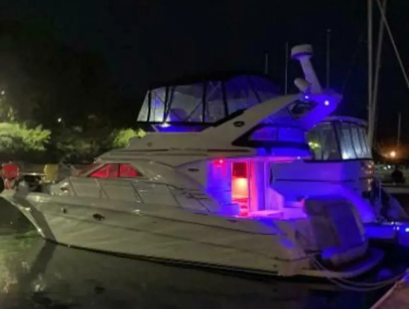 Slide: The Image of Sea Ray 400 Sedan Bridge 2001 - 5