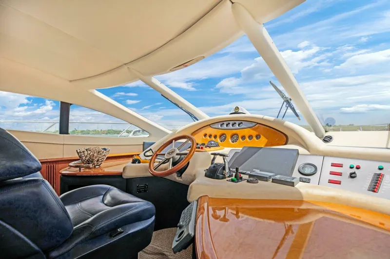 Slide: The Image of Azimut 62 2004 - 11
