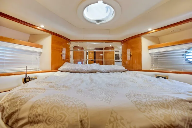 Slide: The Image of Azimut 62 2004 - 17