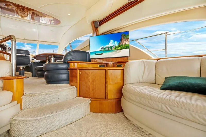 Slide: The Image of Azimut 62 2004 - 18