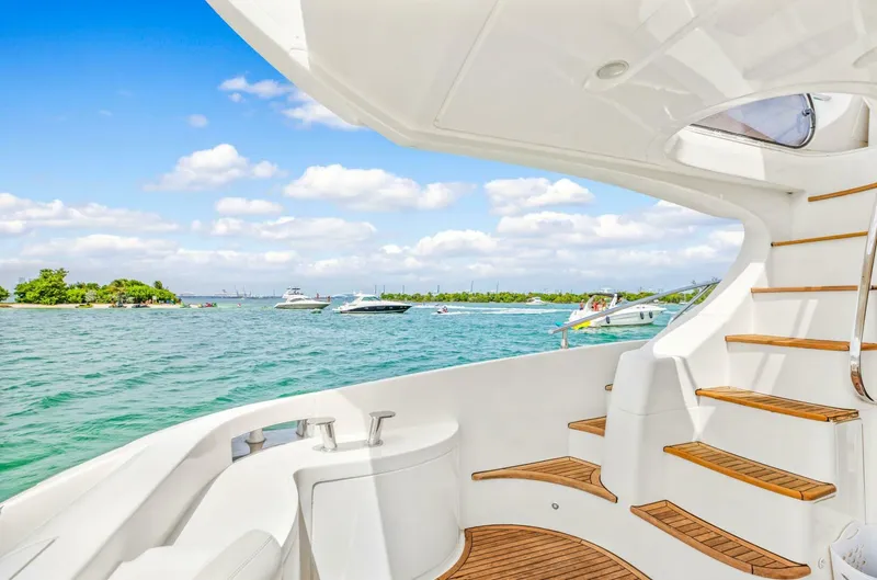 Slide: The Image of Azimut 62 2004 - 23