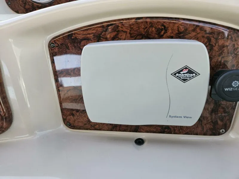 Slide: The Image of Sea Ray 320 2004 - 11