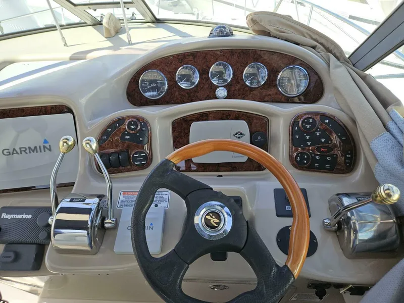 Slide: The Image of Sea Ray 320 2004 - 14