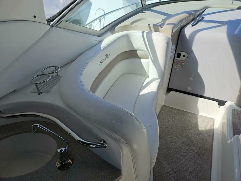 Slide: The Image of Sea Ray 320 2004 - 3