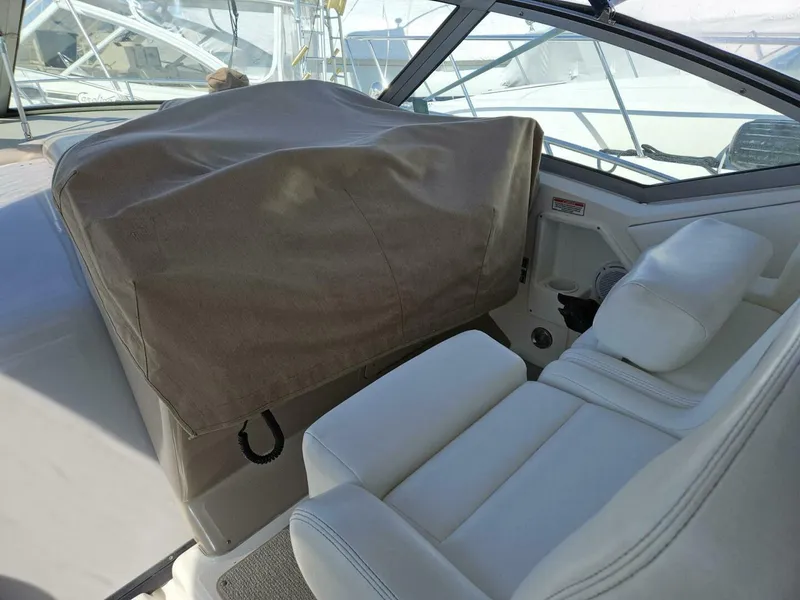 Slide: The Image of Sea Ray 320 2004 - 4