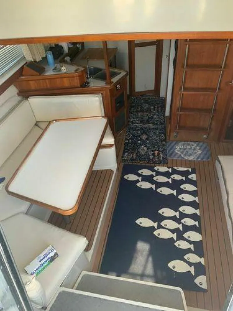 Slide: The Image of Carver Yachts Mariner 3297 1990 - 12