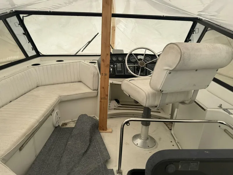 Slide: The Image of Carver Yachts Mariner 3297 1990 - 2