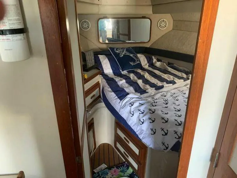 Slide: The Image of Carver Yachts Mariner 3297 1990 - 24