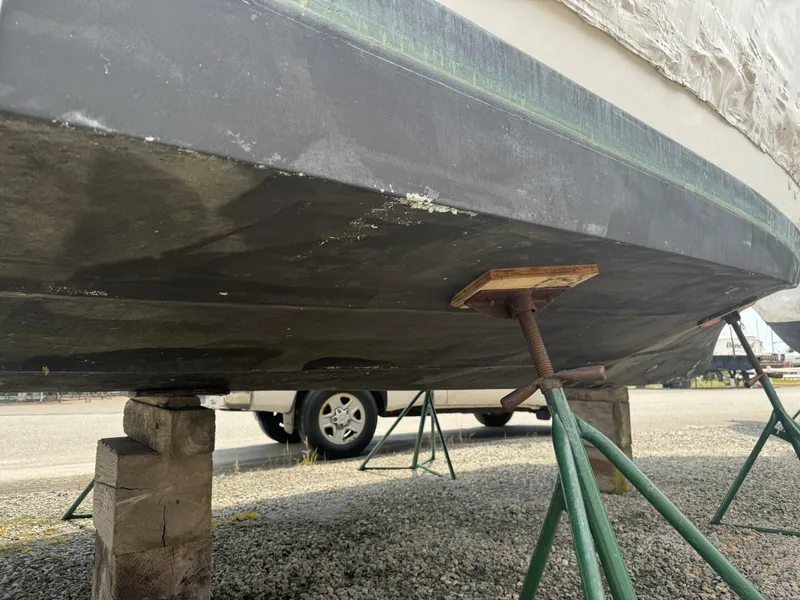 Slide: The Image of Carver Yachts Mariner 3297 1990 - 34