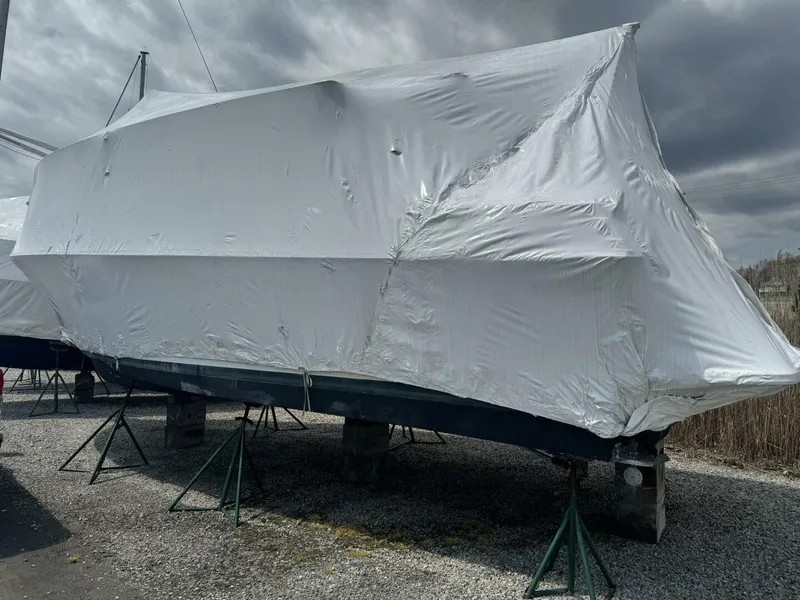 Slide: The Image of Carver Yachts Mariner 3297 1990 - 35