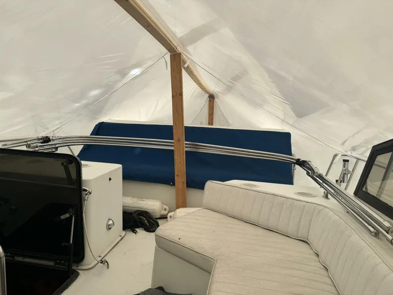 Slide: The Image of Carver Yachts Mariner 3297 1990 - 6