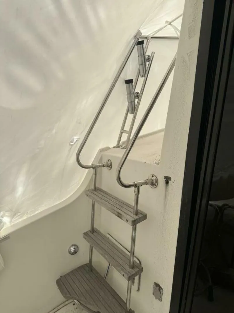 Slide: The Image of Carver Yachts Mariner 3297 1990 - 7