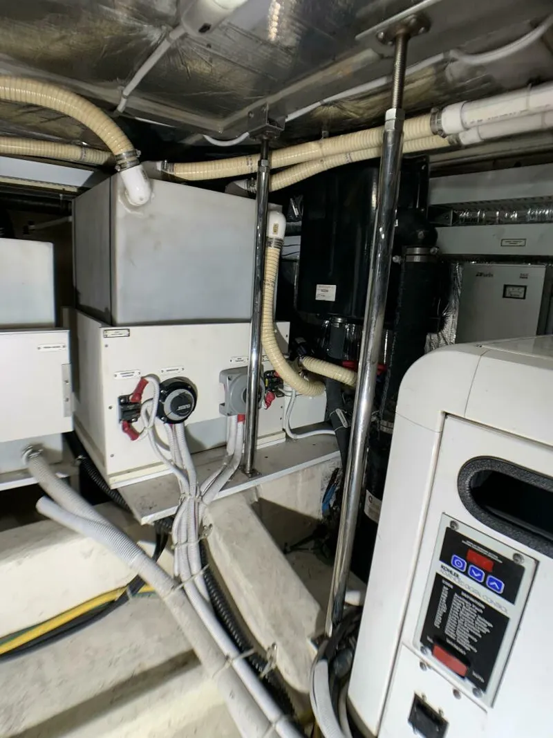 Slide: The Image of Carver Yachts 56 Voyager 2006 - 34