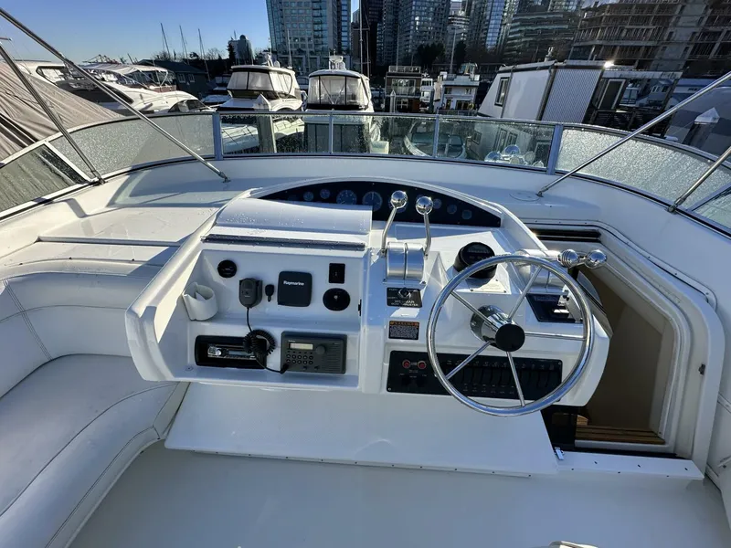 Slide: The Image of Bayliner 5288 2000 - 12