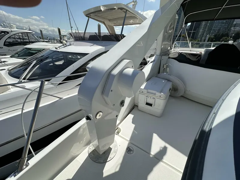 Slide: The Image of Bayliner 5288 2000 - 15