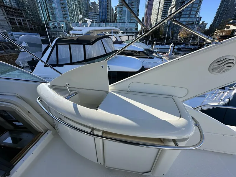 Slide: The Image of Bayliner 5288 2000 - 17