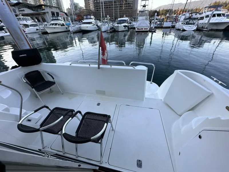 Slide: The Image of Bayliner 5288 2000 - 18