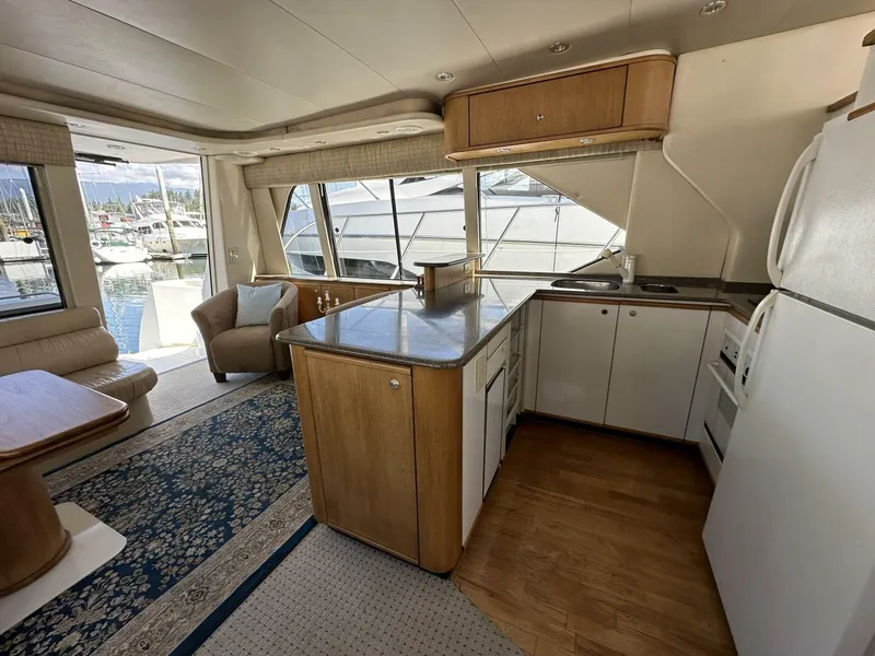 Slide: The Image of Bayliner 5288 2000 - 25