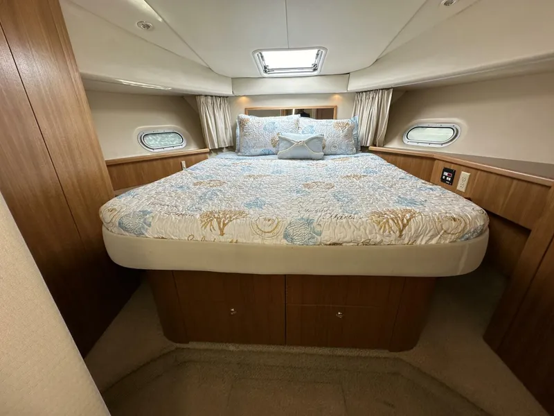 Slide: The Image of Bayliner 5288 2000 - 34
