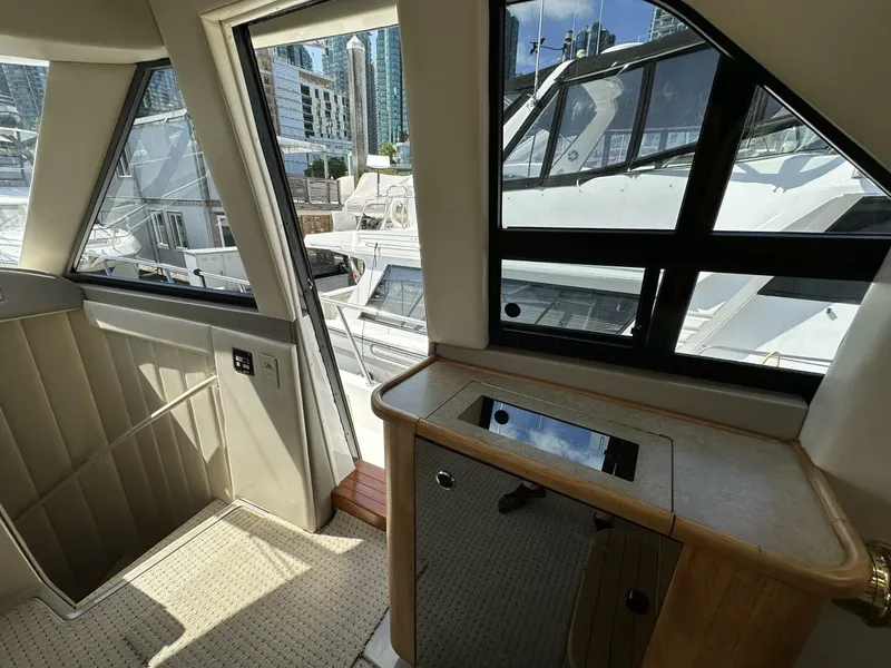 Slide: The Image of Bayliner 5288 2000 - 45