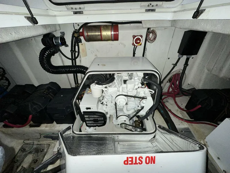 Slide: The Image of Bayliner 5288 2000 - 51