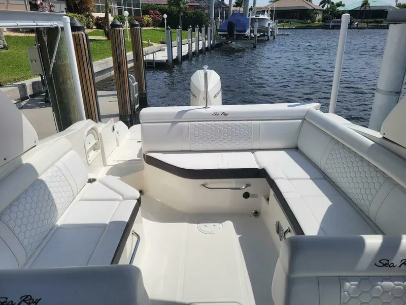 Slide: The Image of Sea Ray SDX 270 Outboard 2019 - 6