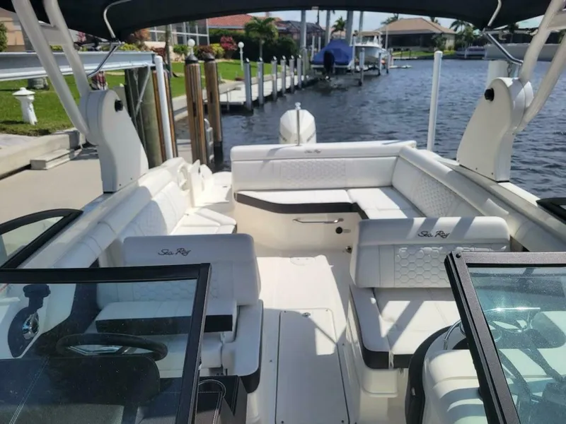 Slide: The Image of Sea Ray SDX 270 Outboard 2019 - 7
