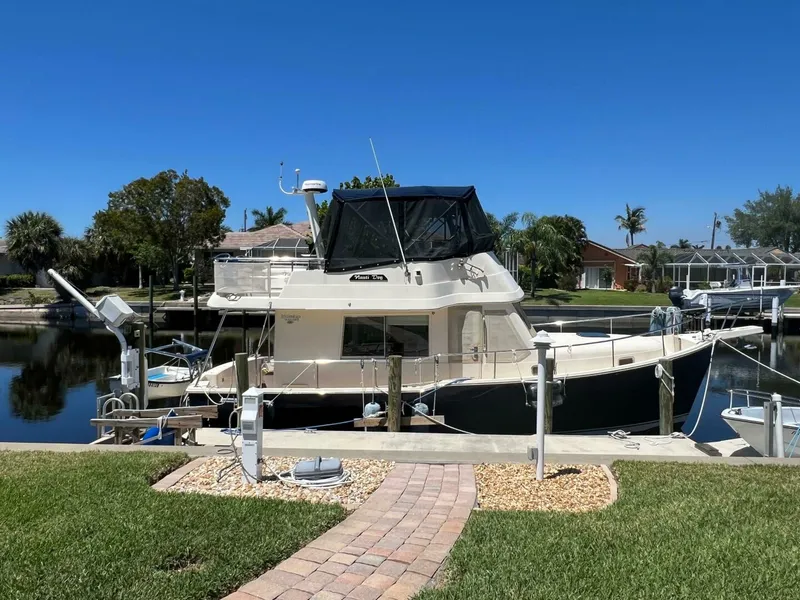 Slide: The Image of Mainship 34 2005 - 11