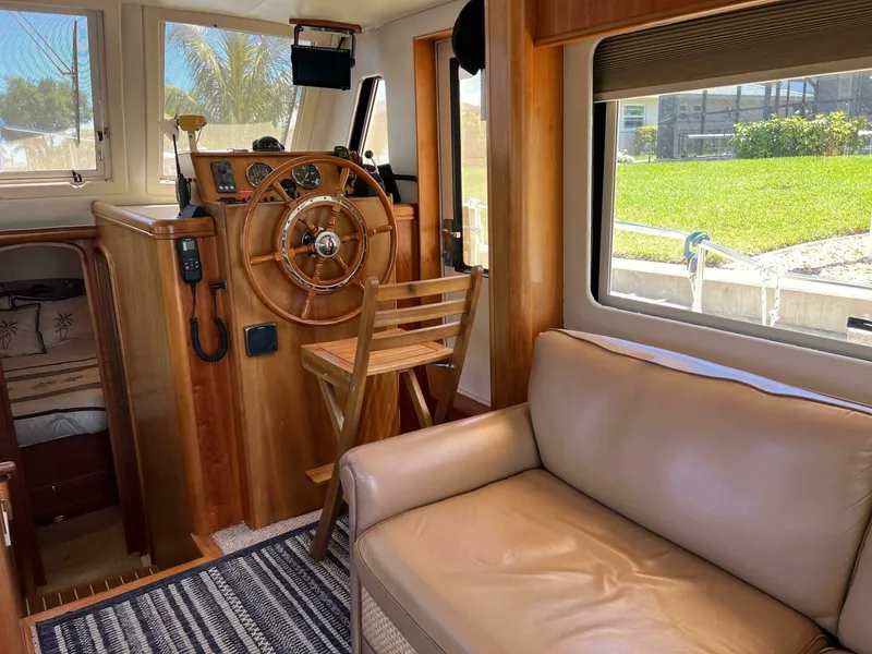 Slide: The Image of Mainship 34 2005 - 2