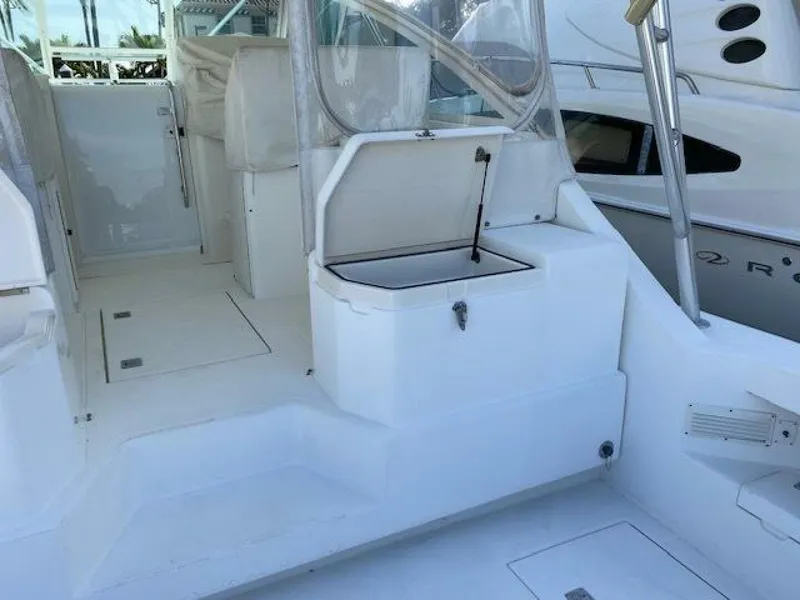 Slide: The Image of Cabo 35 Express 2000 - 13