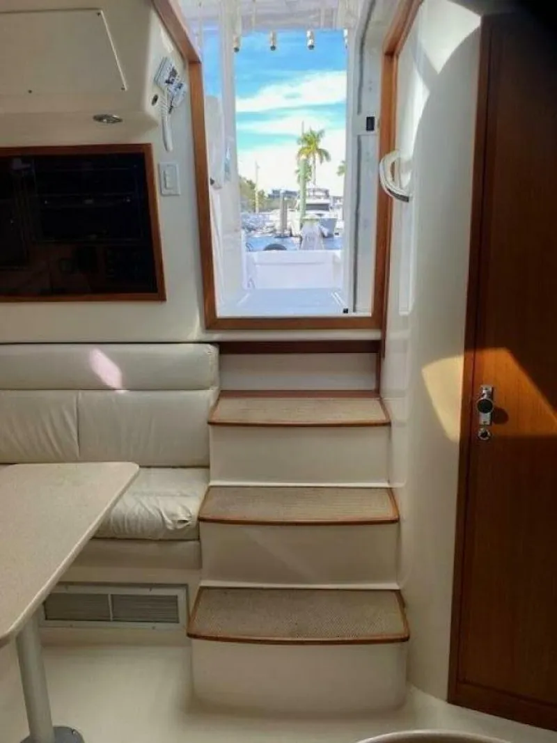 Slide: The Image of Cabo 35 Express 2000 - 25