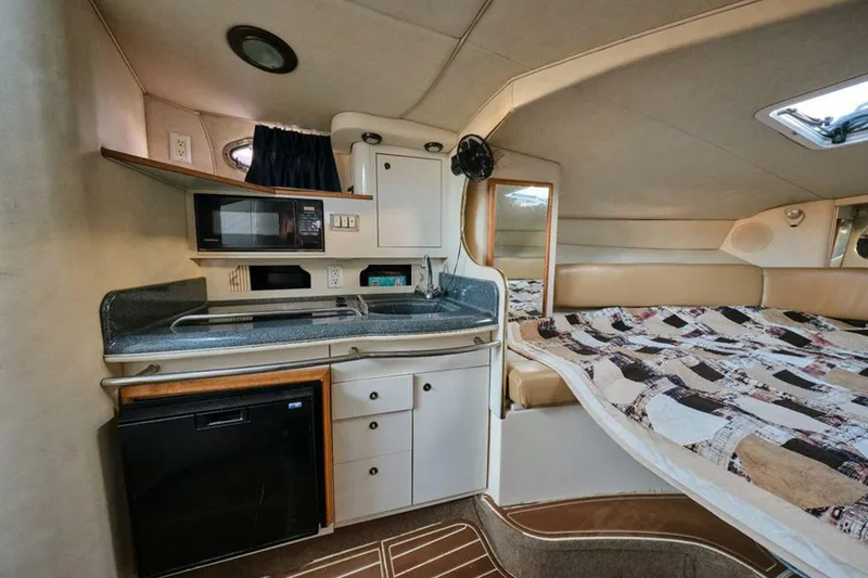 Slide: The Image of Sea Ray 290 Sundancer 1997 - 4