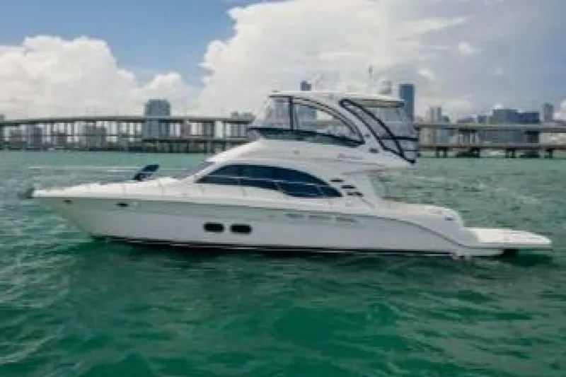 The Image of Sea Ray 520 Sedan Bridge 2007 - 0