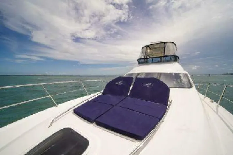 Slide: The Image of Sea Ray 520 Sedan Bridge 2007 - 16