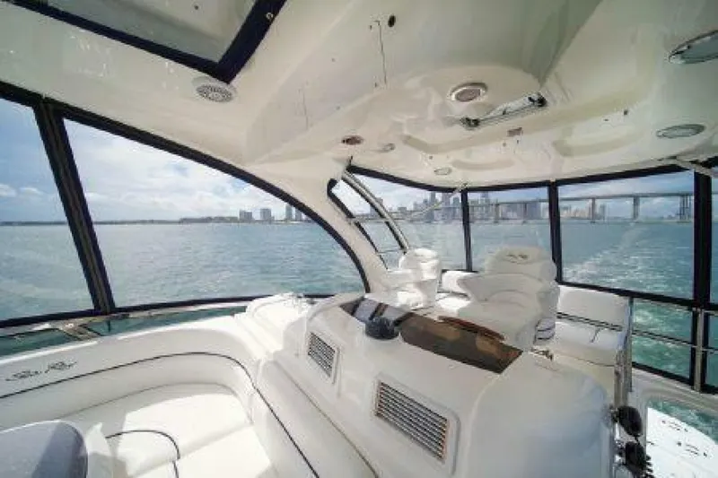 Slide: The Image of Sea Ray 520 Sedan Bridge 2007 - 18