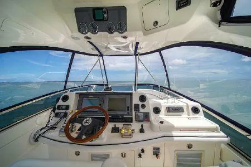 Slide: The Image of Sea Ray 520 Sedan Bridge 2007 - 20