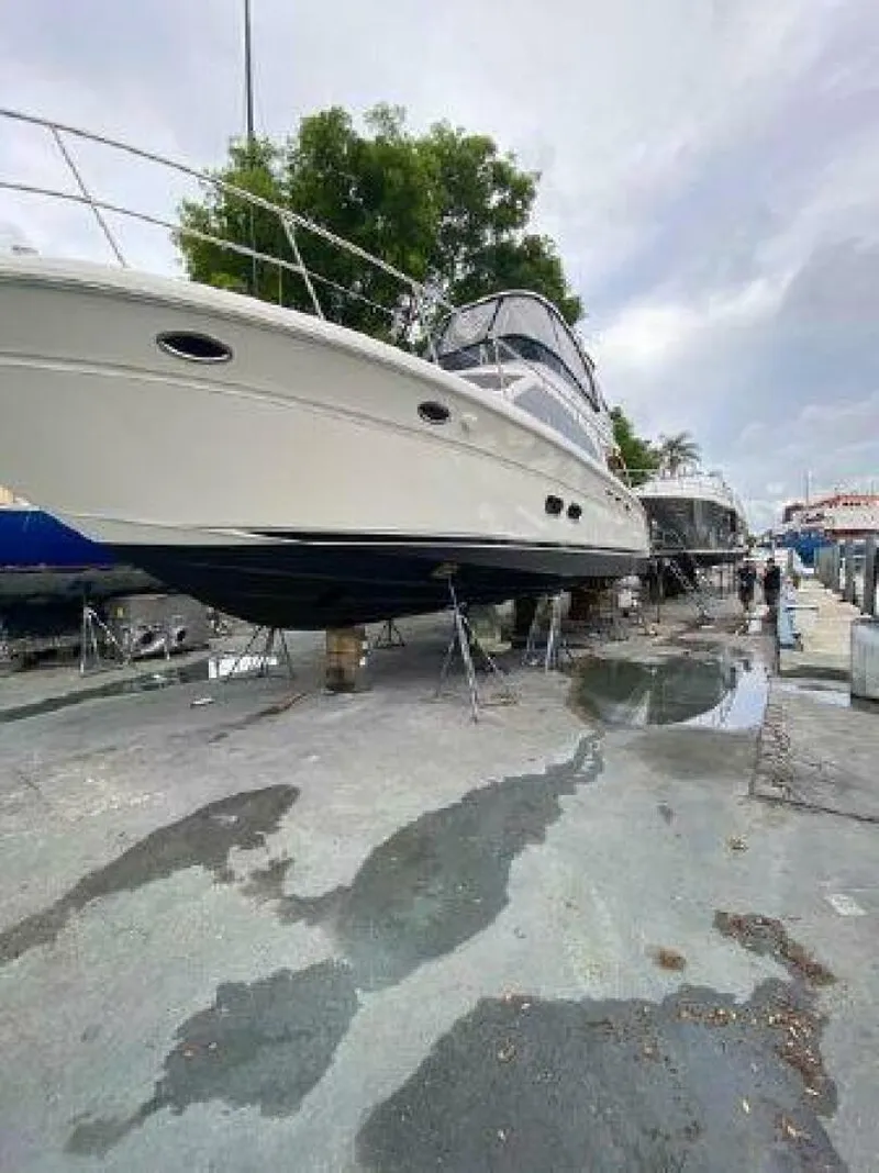Slide: The Image of Sea Ray 520 Sedan Bridge 2007 - 32
