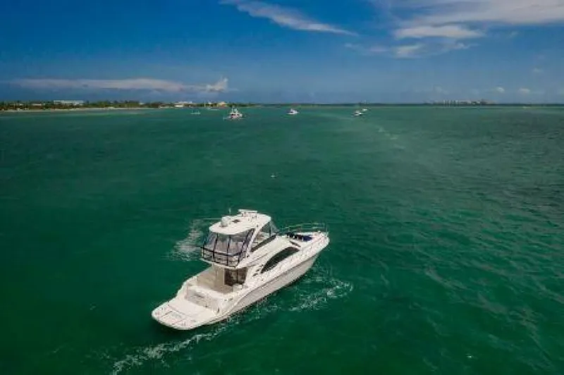Slide: The Image of Sea Ray 520 Sedan Bridge 2007 - 4