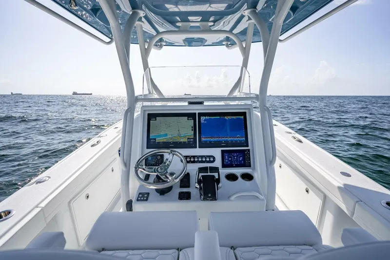 Slide: The Image of Yellowfin 34 Offshore 2025 - 10