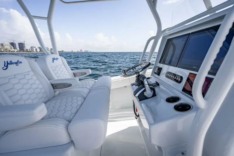 Slide: The Image of Yellowfin 34 Offshore 2025 - 11