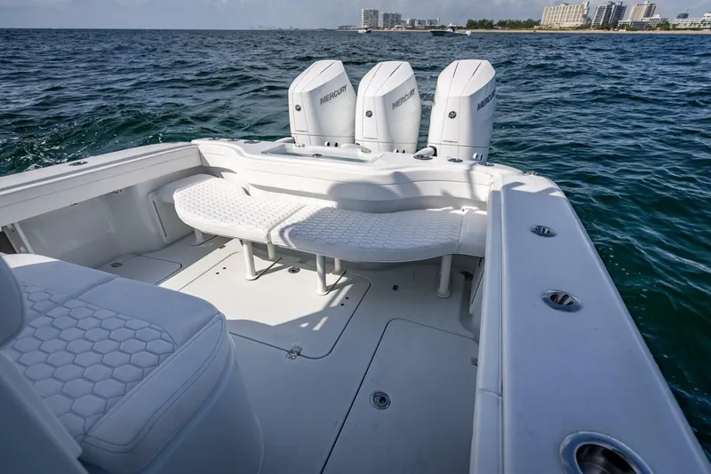 Slide: The Image of Yellowfin 34 Offshore 2025 - 18