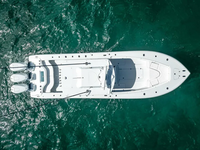 Slide: The Image of Yellowfin 34 Offshore 2025 - 4