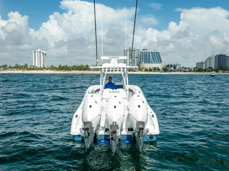 Slide: The Image of Yellowfin 34 Offshore 2025 - 41