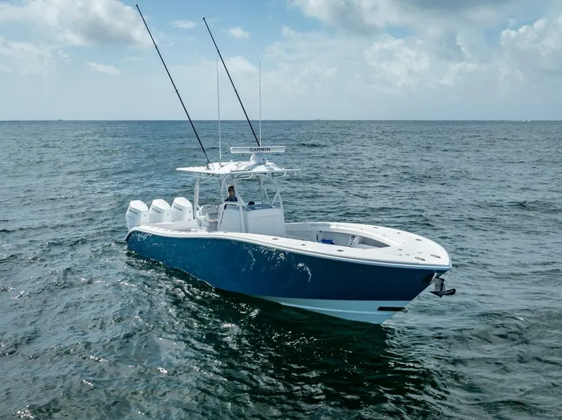 Slide: The Image of Yellowfin 34 Offshore 2025 - 5