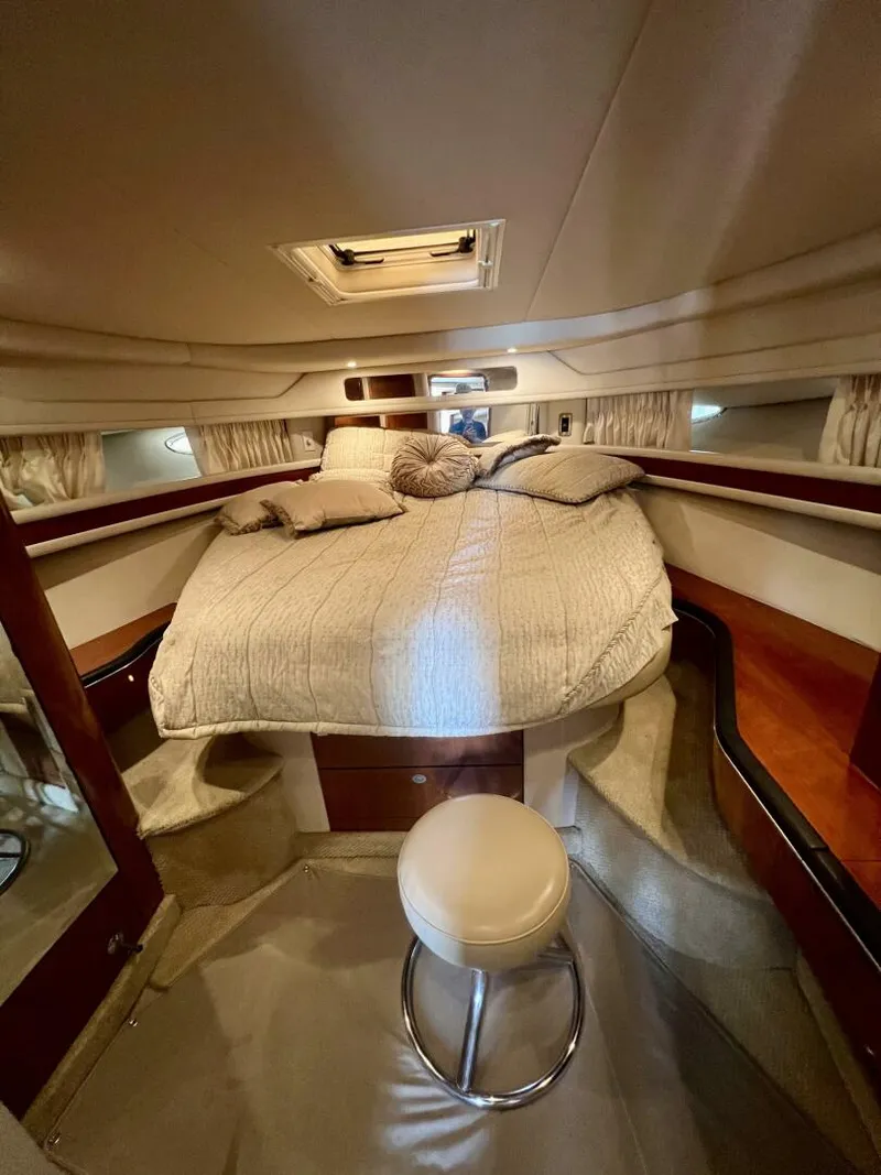 Slide: The Image of Sea Ray 46 Sundancer 2004 - 13