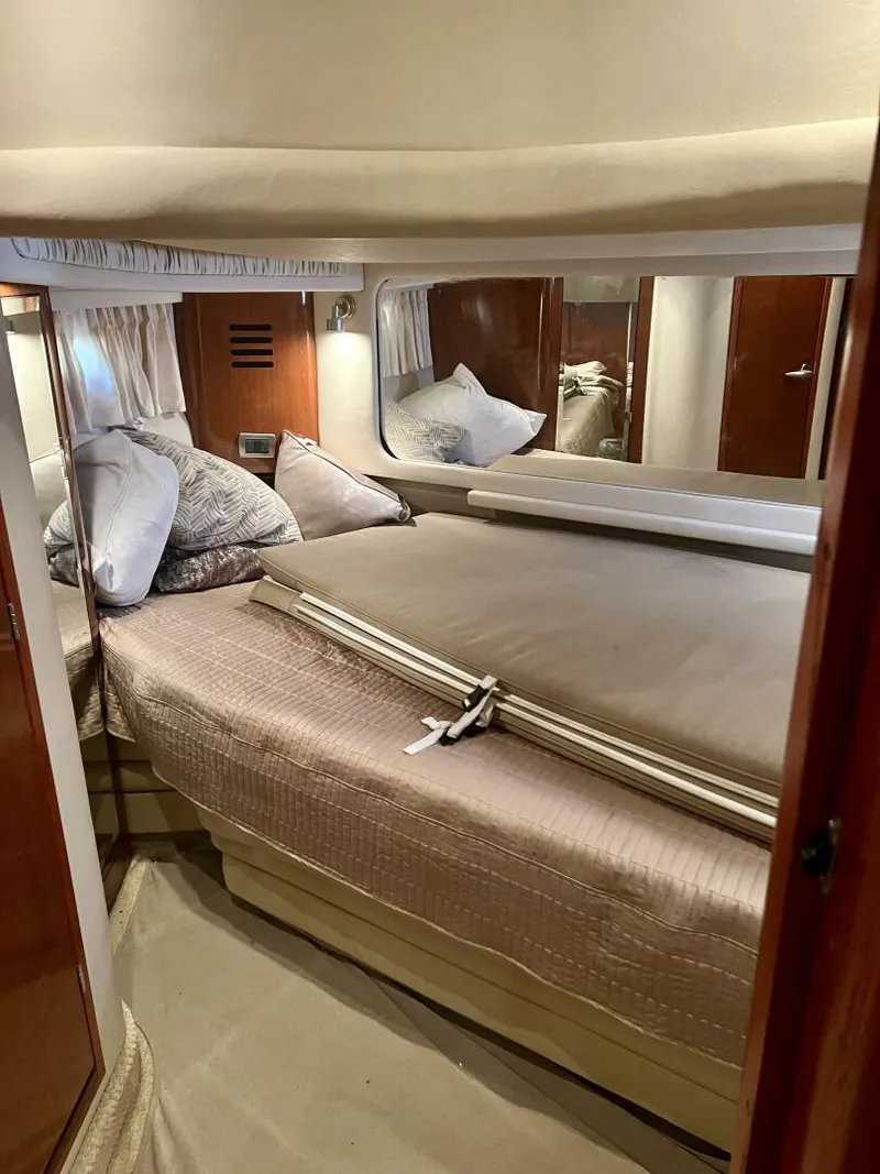 Slide: The Image of Sea Ray 46 Sundancer 2004 - 23
