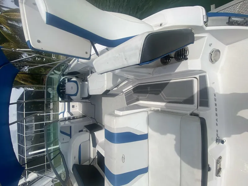 Slide: The Image of Regal 22 Fasdeck 2016 - 11