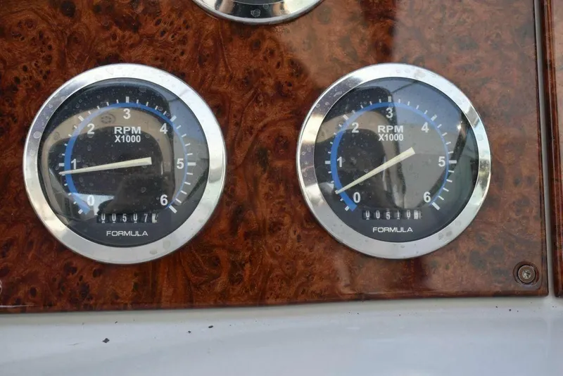 Slide: The Image of Formula 37 Performance Cruiser 2005 - 16