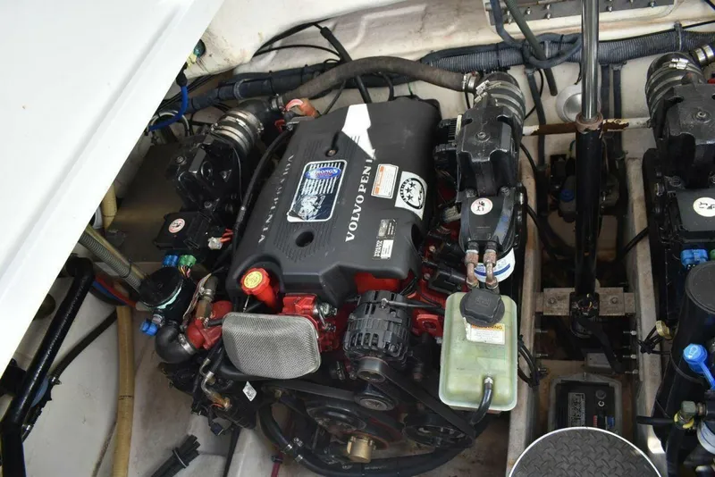 Slide: The Image of Formula 37 Performance Cruiser 2005 - 48